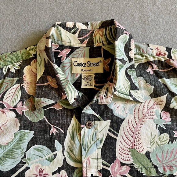 Cooke Street Men’s Medium Hawaiian Shirt Black Floral Cotton Button Down - Picture 2 of 6